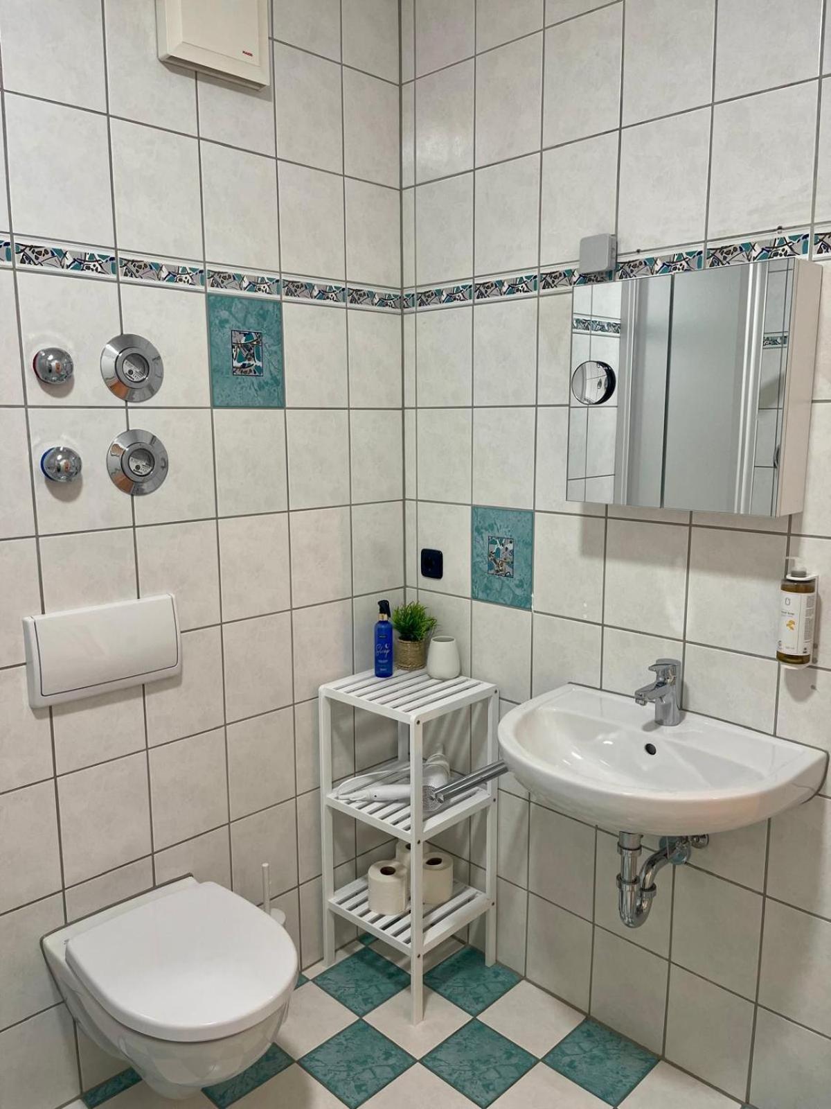 Raha Apartments - Modernes Studio-Apartment - Hbf - Gratis Parkplatz Erfurt Exterior photo