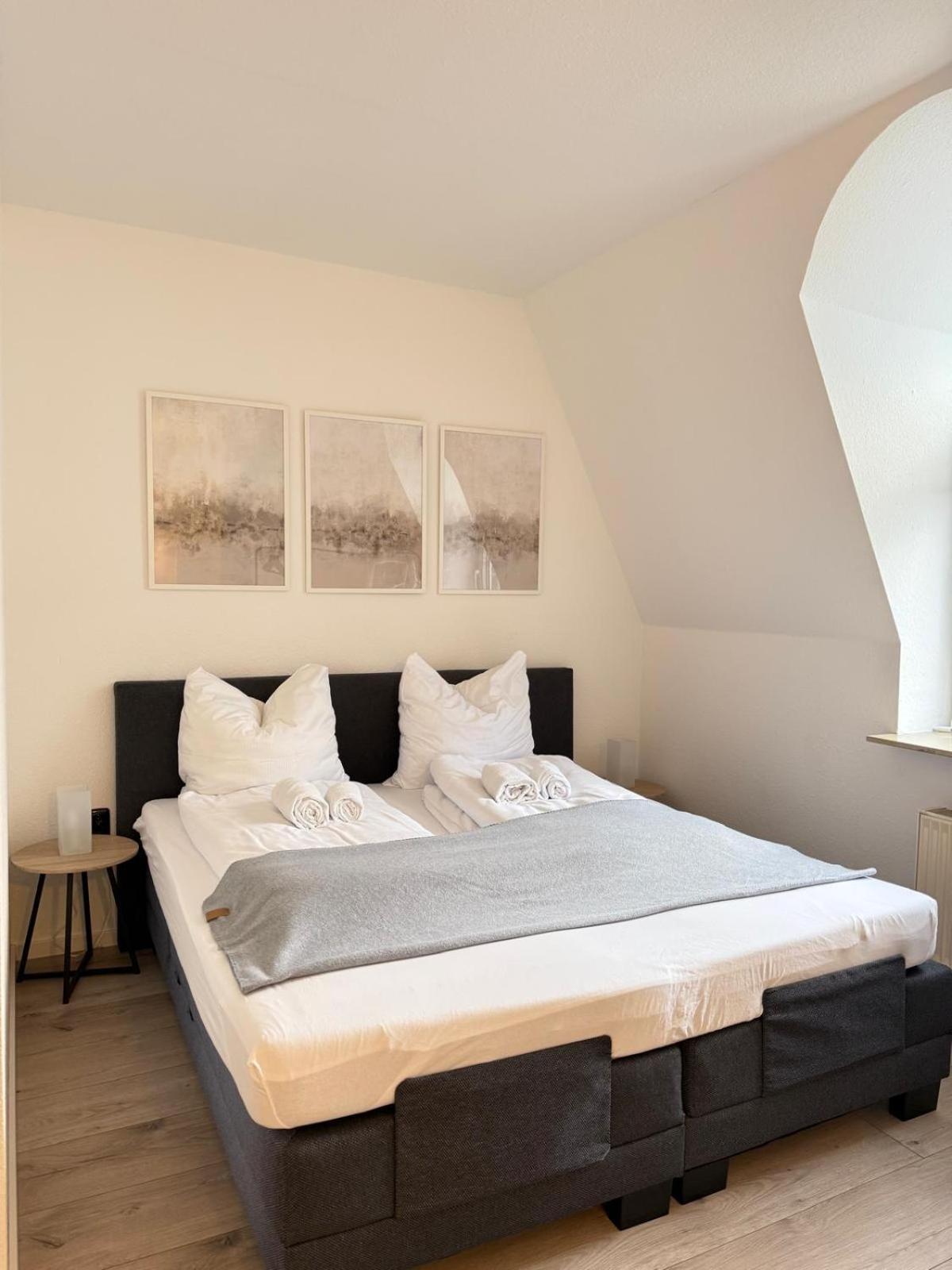 Raha Apartments - Modernes Studio-Apartment - Hbf - Gratis Parkplatz Erfurt Exterior photo