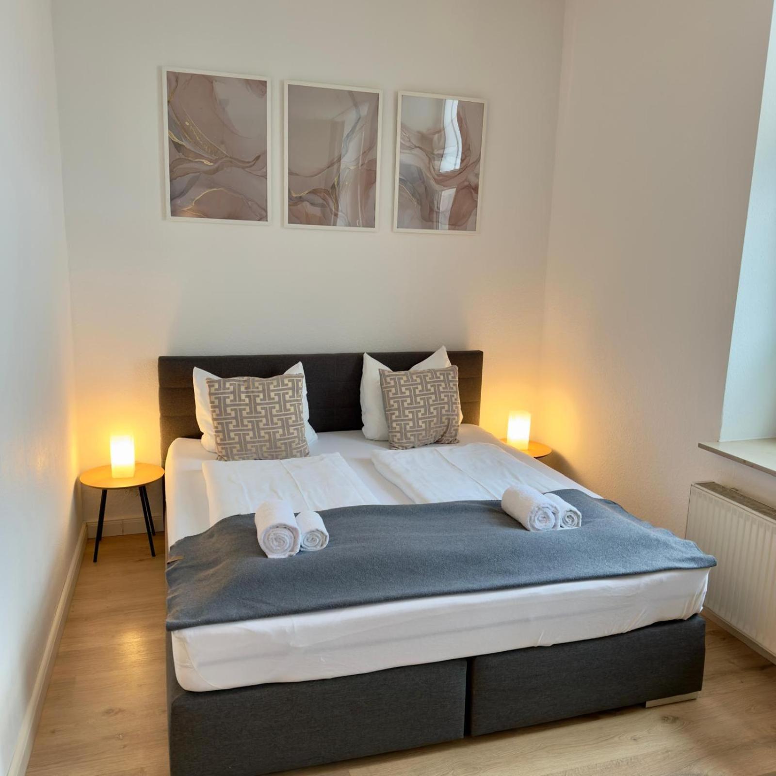 Raha Apartments - Modernes Studio-Apartment - Hbf - Gratis Parkplatz Erfurt Exterior photo