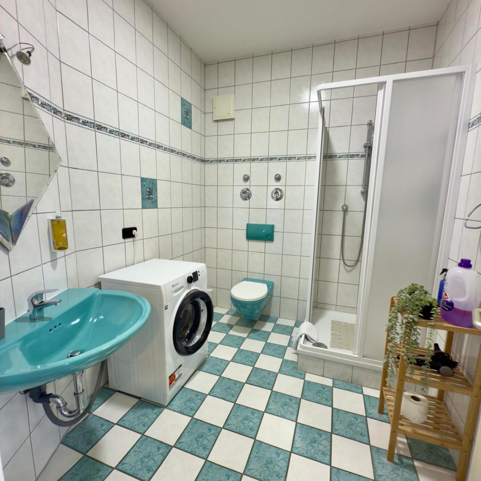 Raha Apartments - Modernes Studio-Apartment - Hbf - Gratis Parkplatz Erfurt Exterior photo